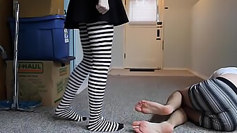 En Samling Av Ballbusting-Scener I Hd